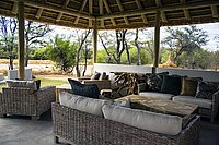 Lounge-Bereich im TimBila-Camp